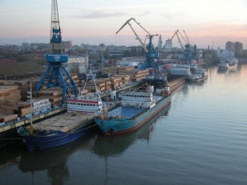 Астраханский грузовой порт